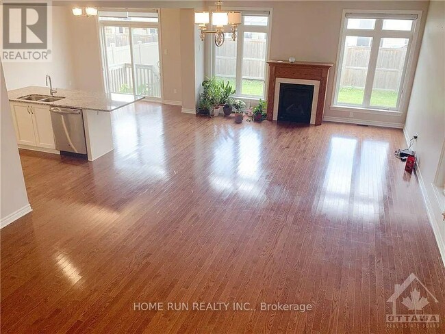 Building Photo - 319 Brambling Way