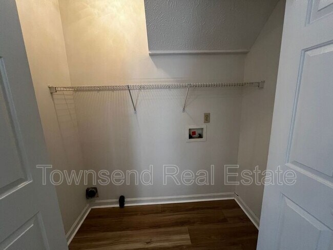 Foto del edificio - 1016 Ancestry Dr