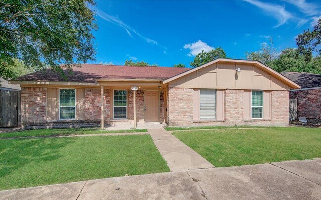 Building Photo - 6730 W Fuqua St