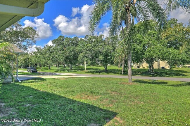 Foto del edificio - 950 Landsdowne Dr