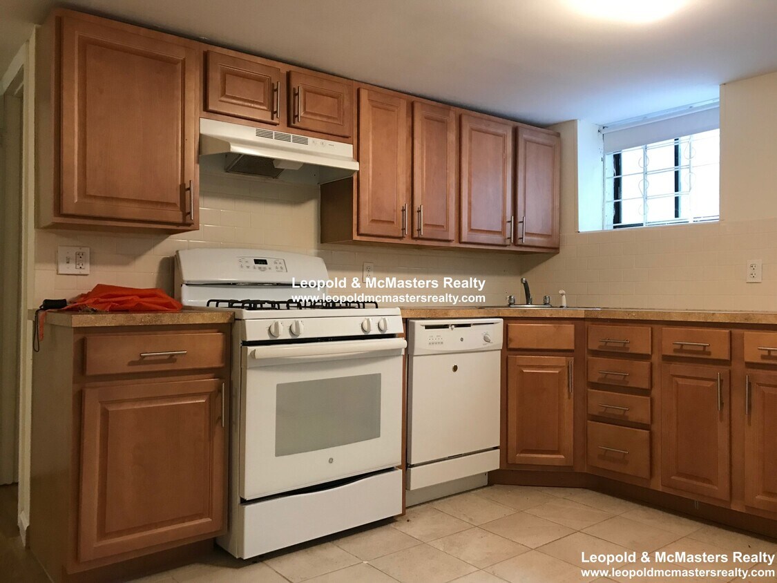 Foto principal - 64 Brighton Ave