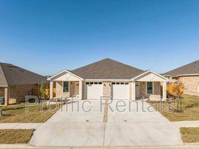 Building Photo - 5003 Rose Gdn Lp