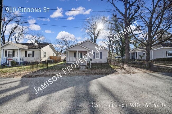 Foto del edificio - 910 Gibbons St