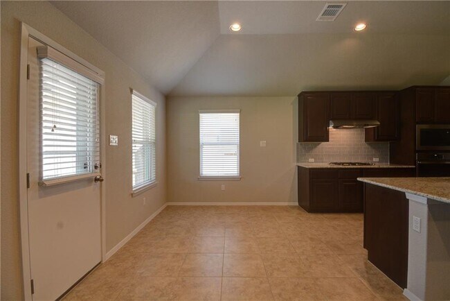 Building Photo - 2409 Brook Crest Way