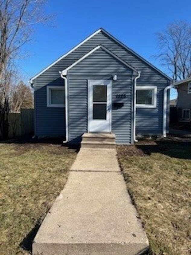 Primary Photo - Beautifully Remodeled Southside Single Fam...