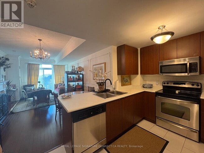 Building Photo - 650 Mt Pleasant Rd