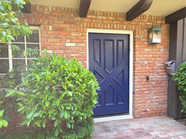 Foto del edificio - 8227 Redlands St
