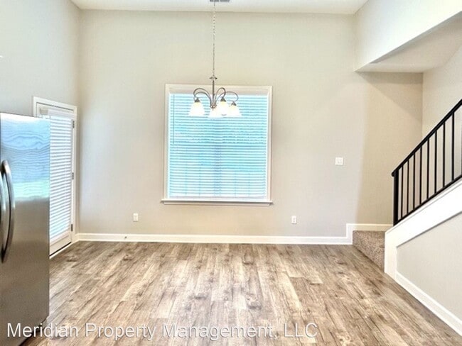 Building Photo - 4 br, 3 bath Apartment - 9308 Lakeside Cir S