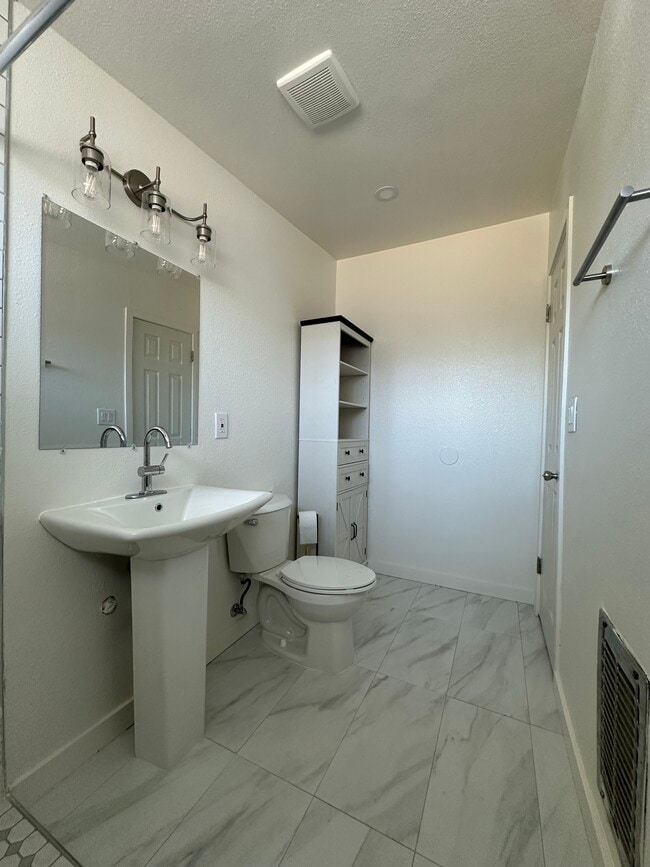 Bathroom - 6060 Abronia Ave