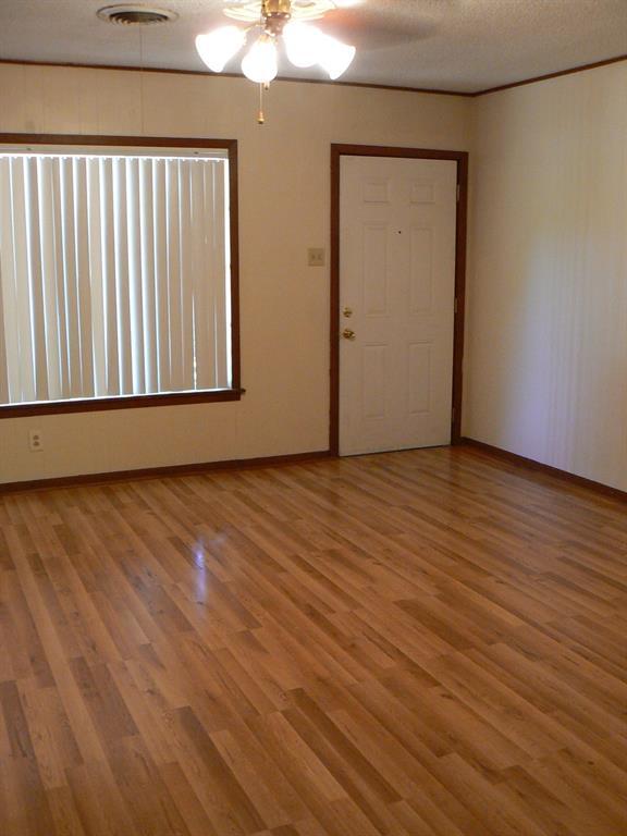 Building Photo - 404 Briarwood St