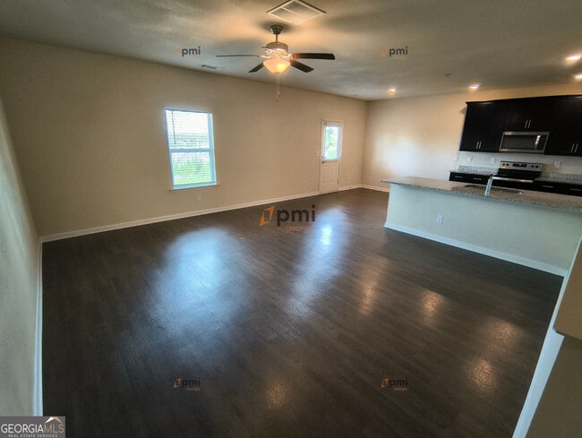 Building Photo - 3541 Falconwood Dr