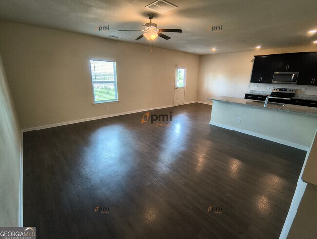Foto del edificio - 3541 Falconwood Dr