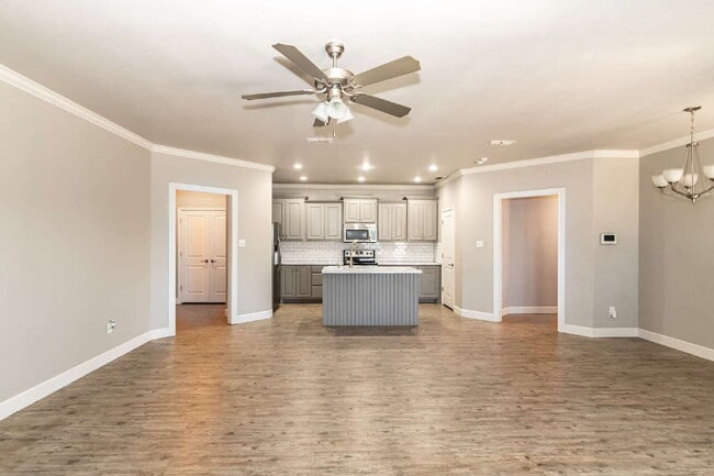 Building Photo - Cute Duplex in South Lubbock