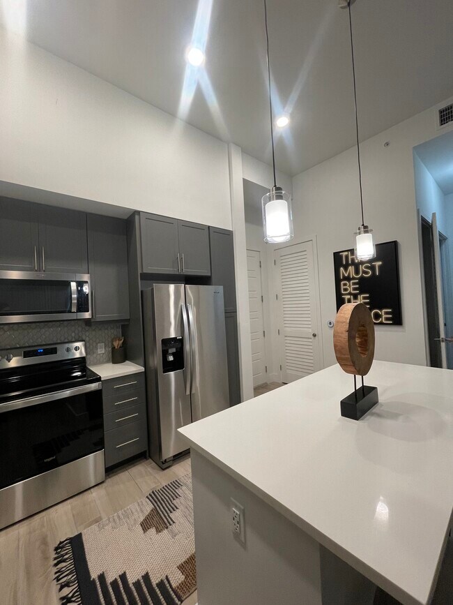 Foto del edificio - 8880 NW 102nd Pl