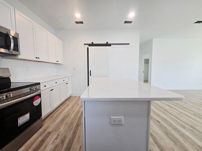 Foto del edificio - 9428 Starfish Ave