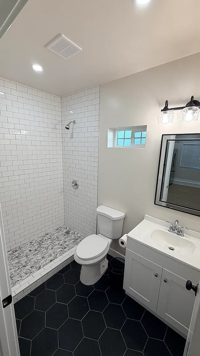 Foto del edificio - 16044 Milvern Dr