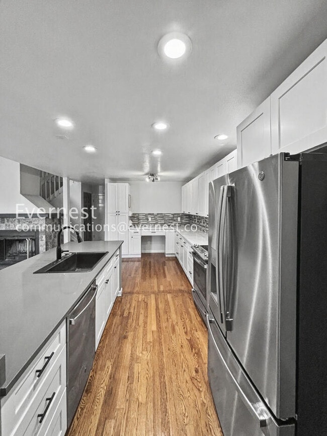 Building Photo - Comfort Meets Community in Centennial with 2 Car Garage / 3 beds & 3 baths / Coming Soon!