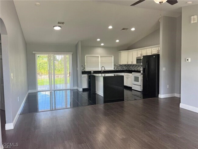 Foto del edificio - 2910 25th St W