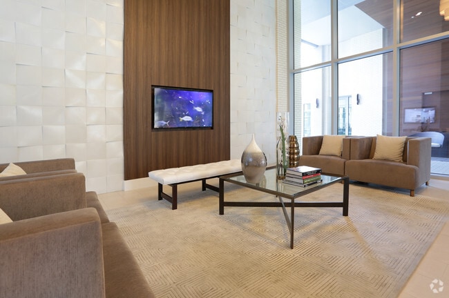 Building Photo - Brady