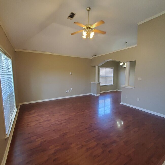Foto del edificio - 3 Bedroom 2 Bath in Cordova off near Trinity and Sanga
