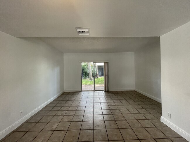 Foto del edificio - 23 SW 3rd St
