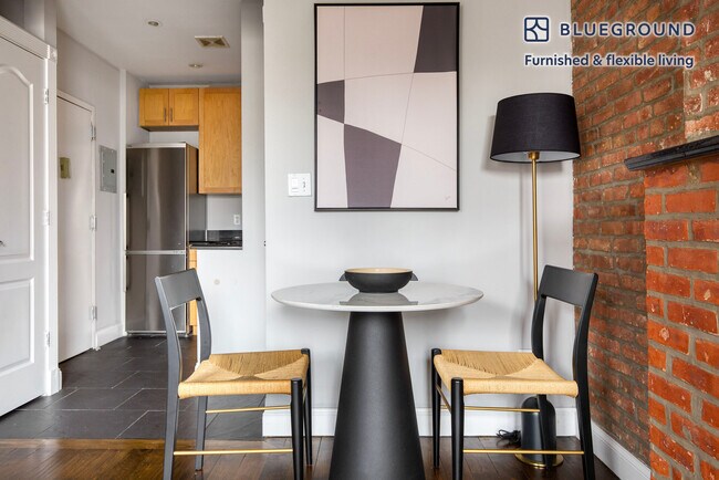 Foto del edificio - 566 Hudson St