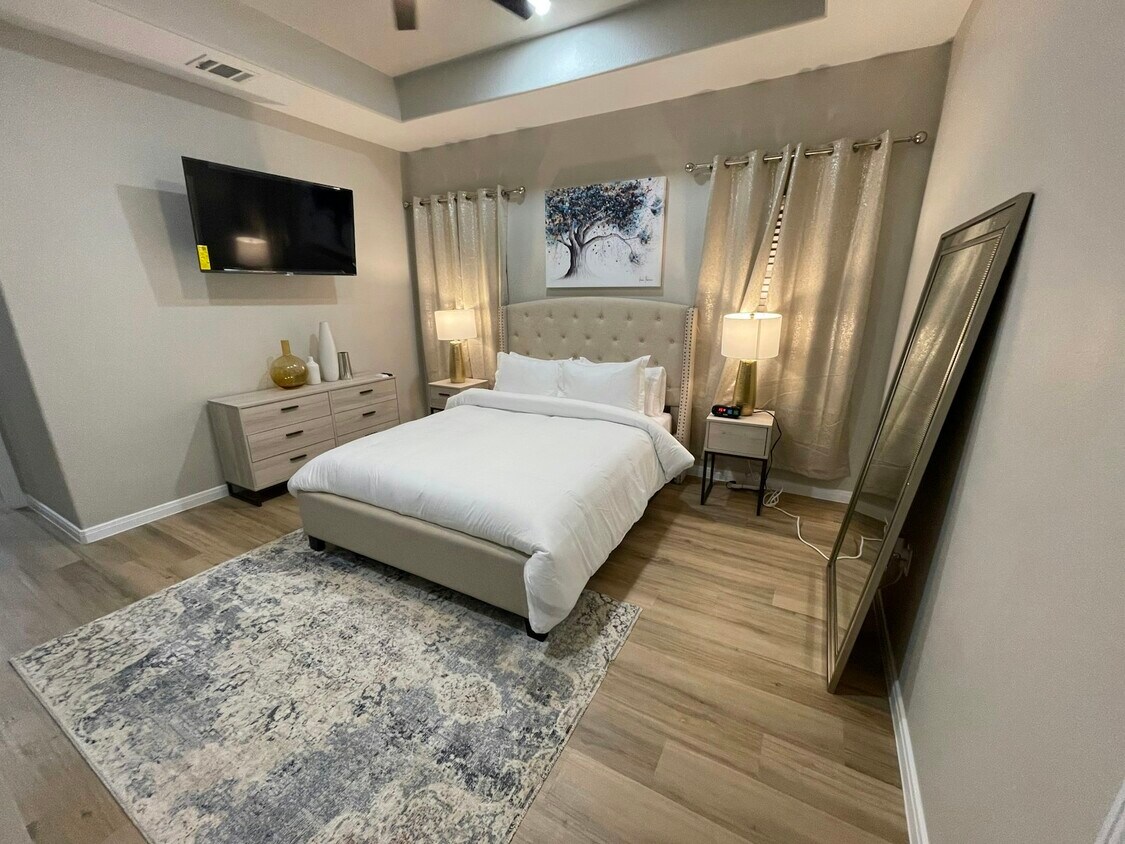 Foto principal - 1021 Calvin St