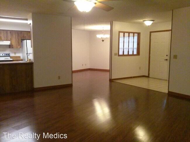Building Photo - 3 br, 2 bath House - 1107 Mook St