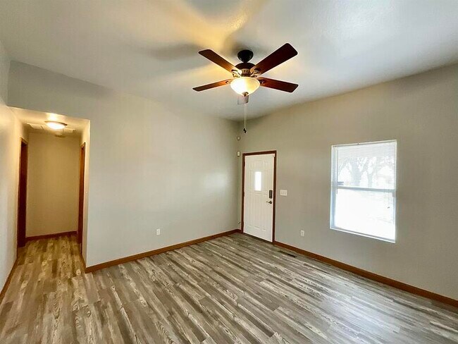 Foto del edificio - 1004 St Clair St