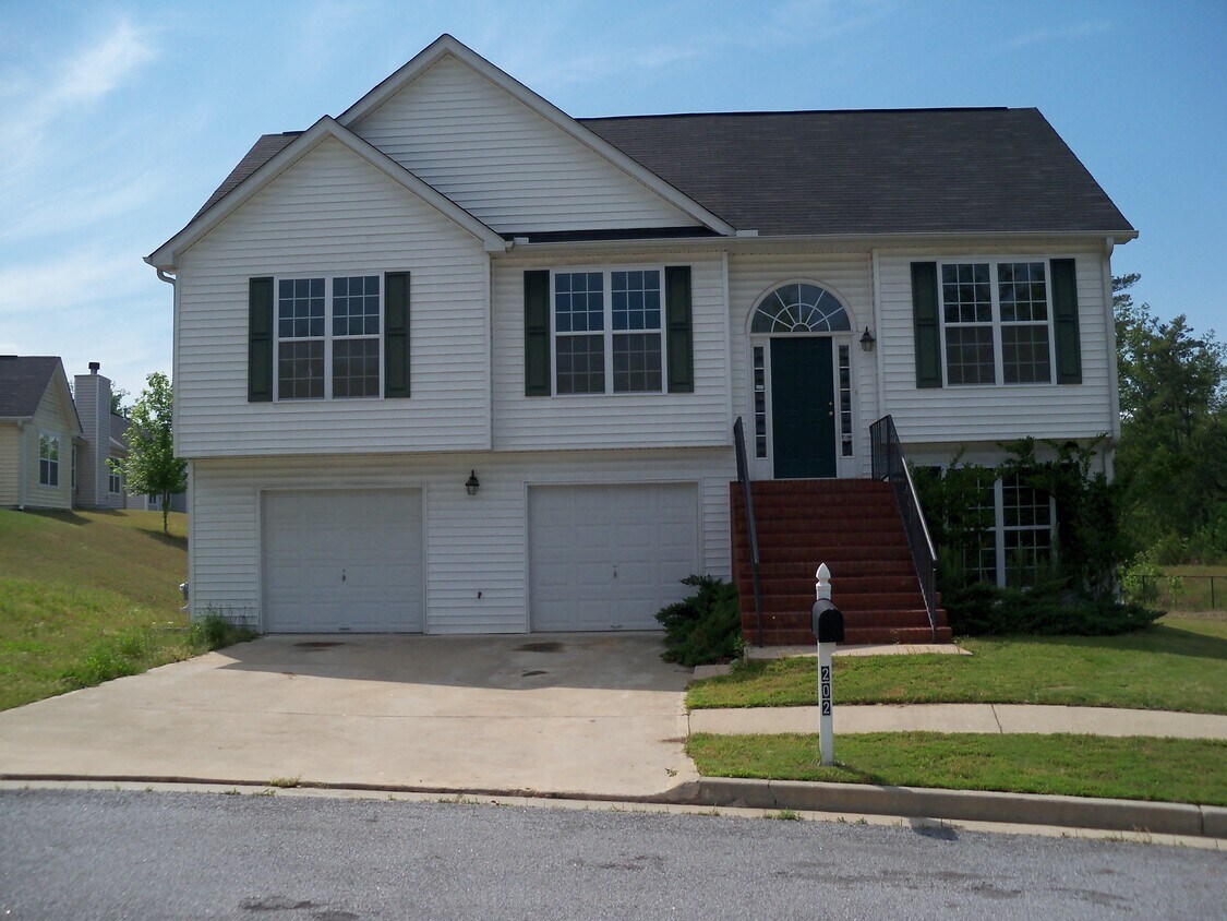 202 McIntosh Ct, Fairburn, GA 30213 House Rental in Fairburn, GA