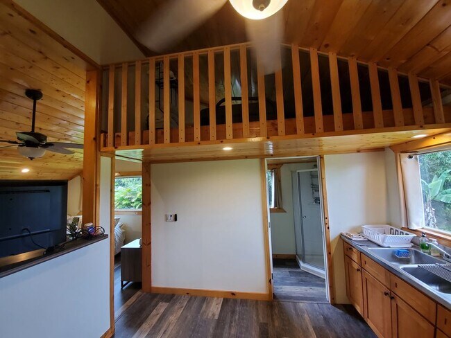 Foto del edificio - 995 Ainalako Rd