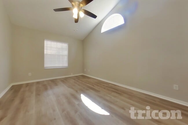 Building Photo - 1623 Chatham Cir