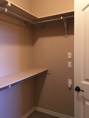 Building Photo - 2200 Honey Dew