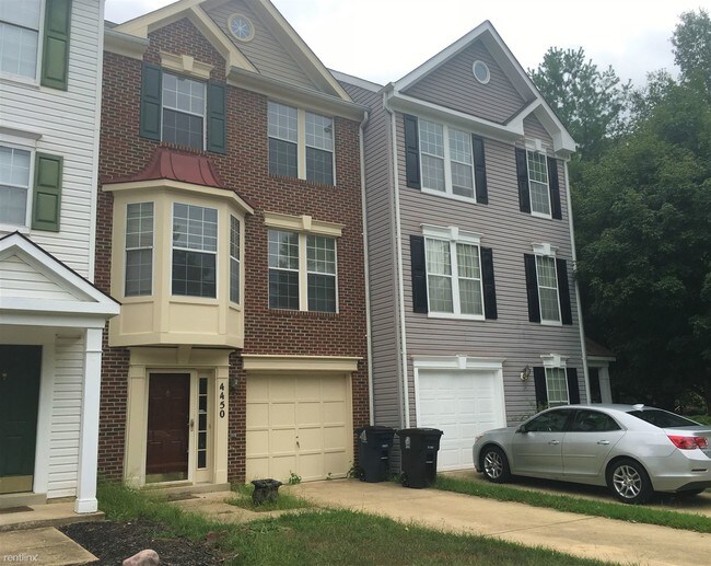 Foto del edificio - 3 br, 2.5 bath Townhome - 4450 Swindon Ter