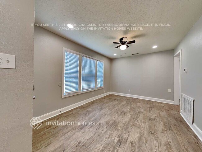 Foto del edificio - 4824 Lyndon Dr