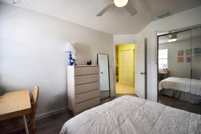 Foto del edificio - 3170 Leewood Terrace
