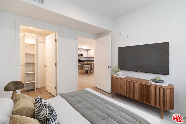Foto del edificio - 1227 N Berendo St