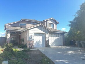 Building Photo - 305 Toyon Ct