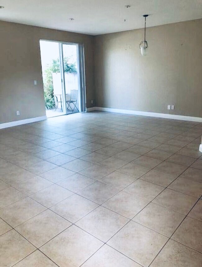 Photo - 9715 Darlington Pl Townhome