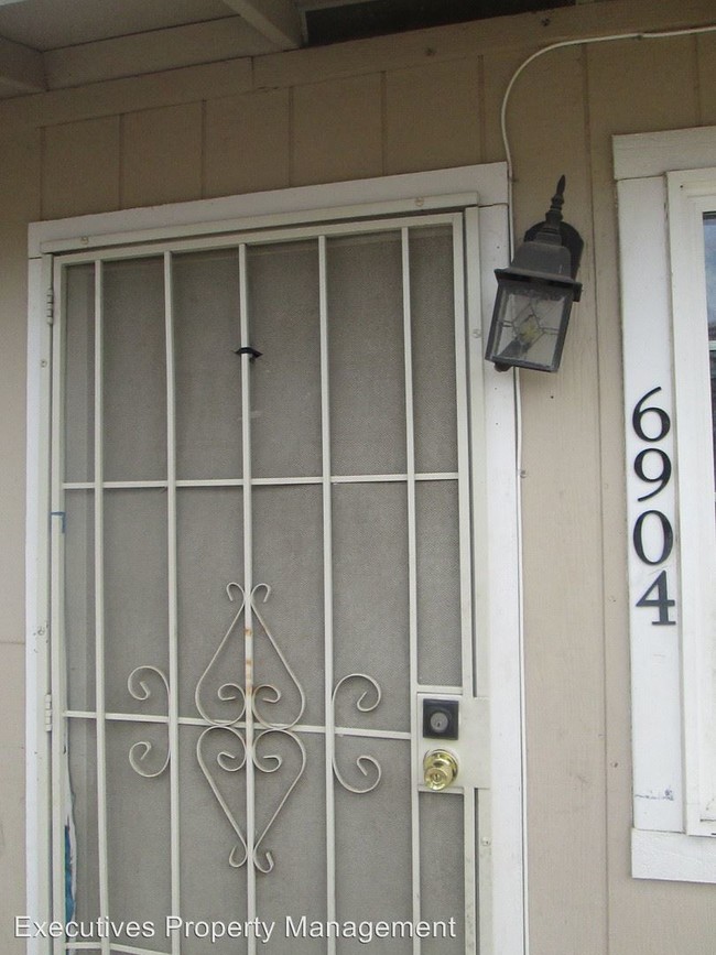 Building Photo - 1 br, 1 bath House - 6904 Hall Blvd