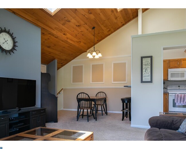 Building Photo - 523 Wexford Way
