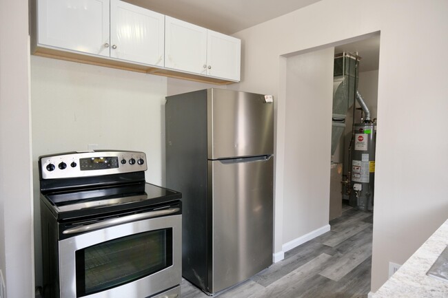 Building Photo - 20341 Rosedale St