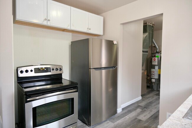 Foto del edificio - 20341 Rosedale St