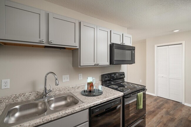 Foto del edificio - Vandergriff Village Apartments by Callio Properties