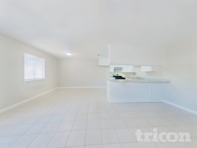 Building Photo - 601 Jeelu Way