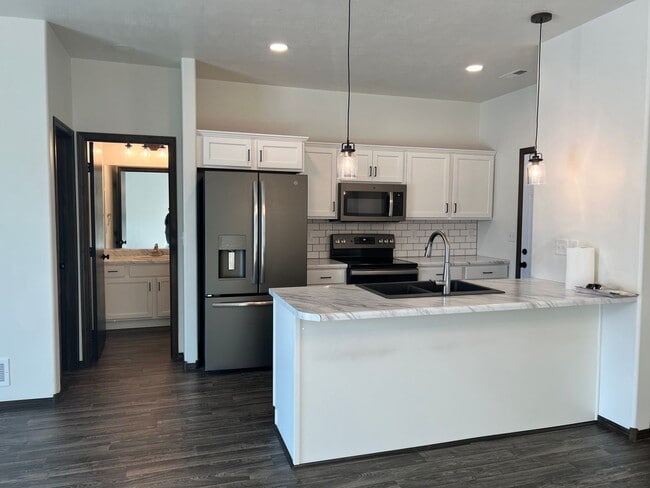 Foto del edificio - Leubecher Townhome