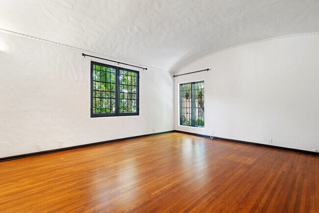 Foto del edificio - 6269 W Olympic Blvd