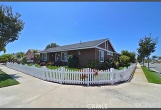 Building Photo - 16301 Shadbush St