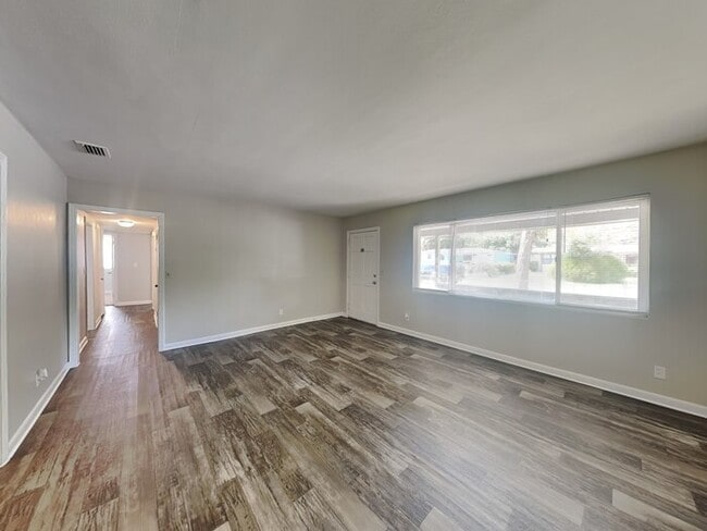 Building Photo - 5835 Norde Dr W