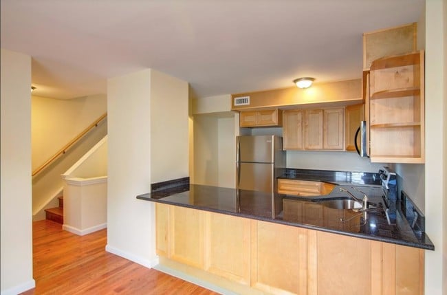 Building Photo - Dwight Garden Apartments